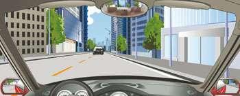 駕駛機動車遇到這種情況時要向左占道行駛。