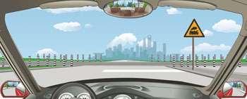 駕駛機(jī)動(dòng)車不能快速通過這種情況的鐵路道口。
