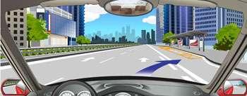 路右側(cè)黃色矩形標(biāo)線框內(nèi)表示允許臨時(shí)停車。