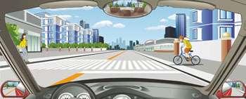 駕駛機動車遇到這種情況怎樣應對？