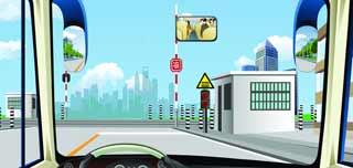 駕駛機(jī)動(dòng)車怎樣安全通過鐵路道口？